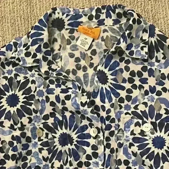 6P gorgeous blue and white button up blouse - Picture 11 of 11